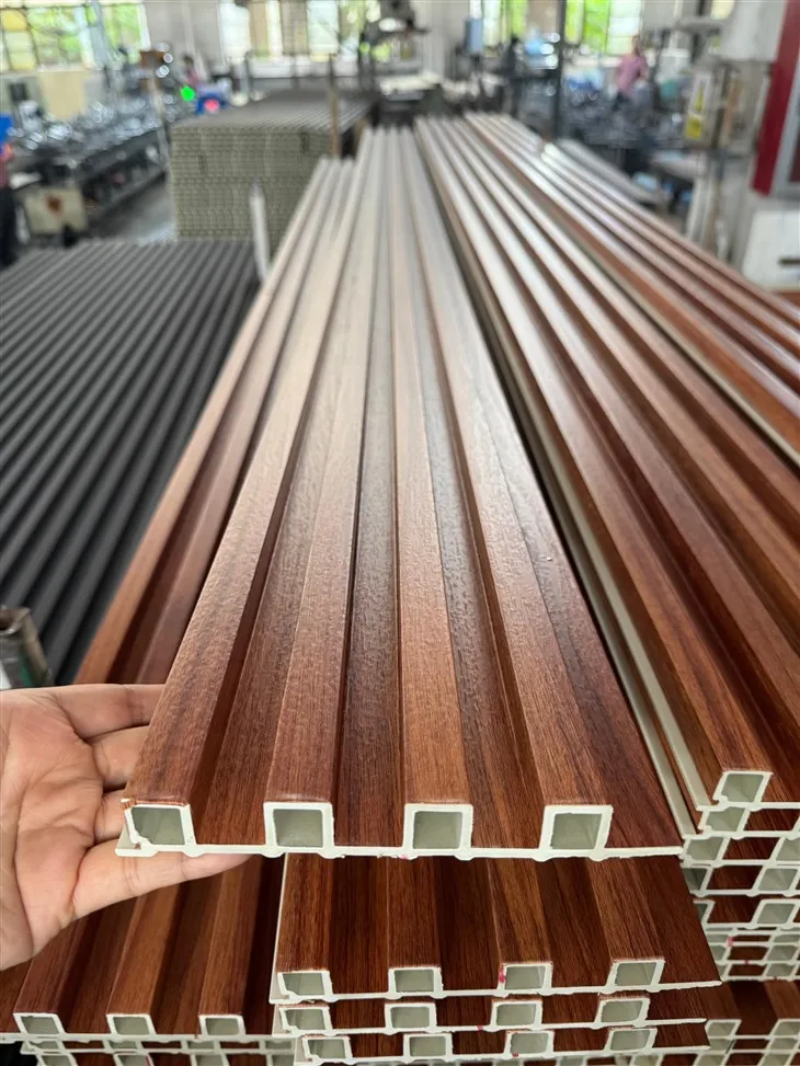 Painéal Malartach Adhmaid WPC Waterproof WPC le haghaidh Óstán